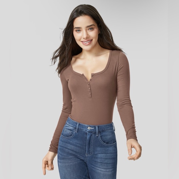 HALARA Tops - Halara Ribbed Henley Neck Long Sleeve Slim Casual Top in Beaver Fur NWT - Large
